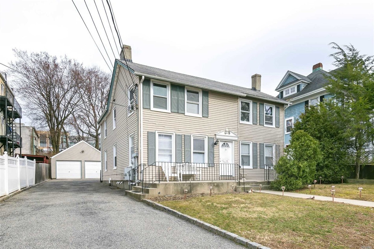 5 Carlton Ave Unit 1A, Port Washington, NY 11050 Apartment for Rent in Port Washington, NY