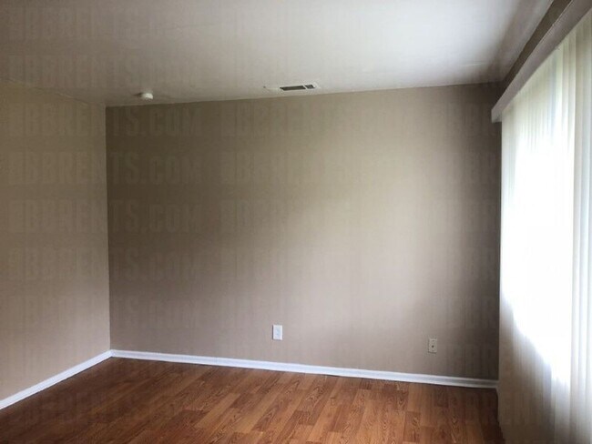 Building Photo - 602 Richardson Dr