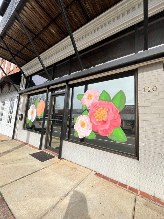 Primary Photo - 110-A E Commerce St