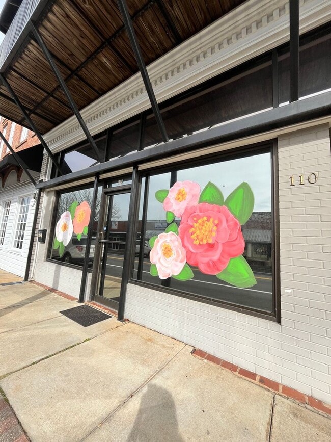 Building Photo - 110-A E Commerce St