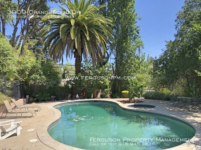 Foto del edificio - 3909 Orangewood Dr