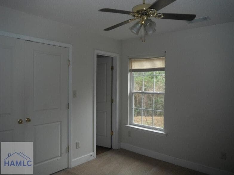 Building Photo - 1113 Kelly Dr