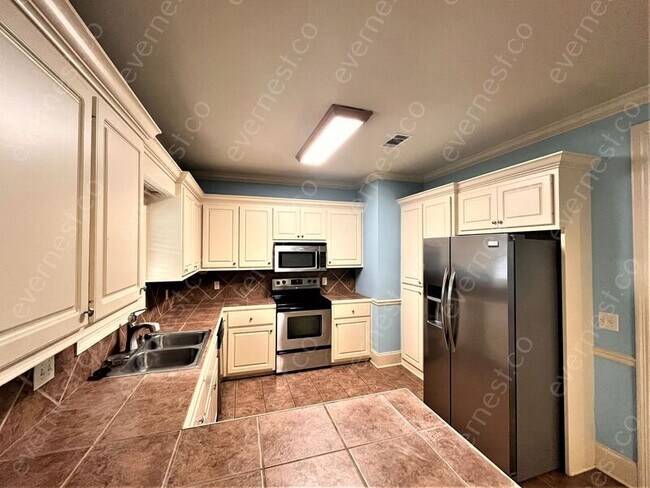 Building Photo - 207 Tucker Dr