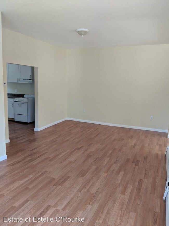 Foto del edificio - 84 Millwood Rd