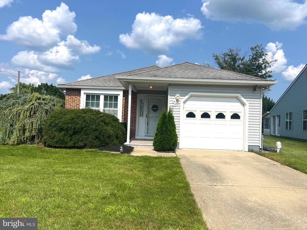 Foto principal - 2 Warner Ct