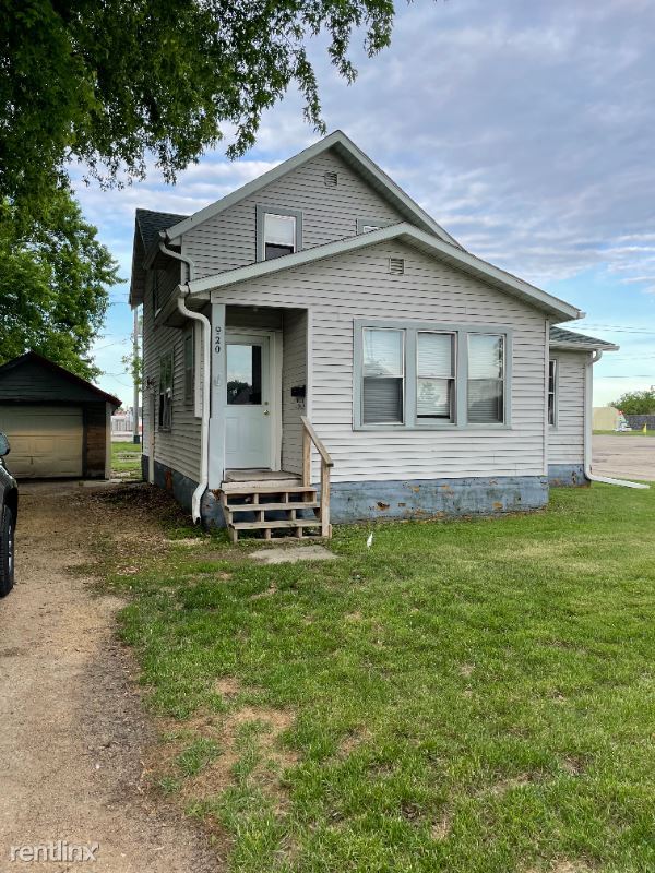 Foto del edificio - 3 br, 1 bath House - 920 E 6th St