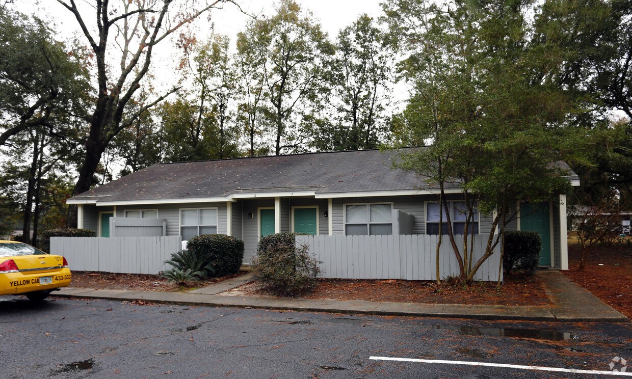 Foto principal - Regency Oaks Apartments