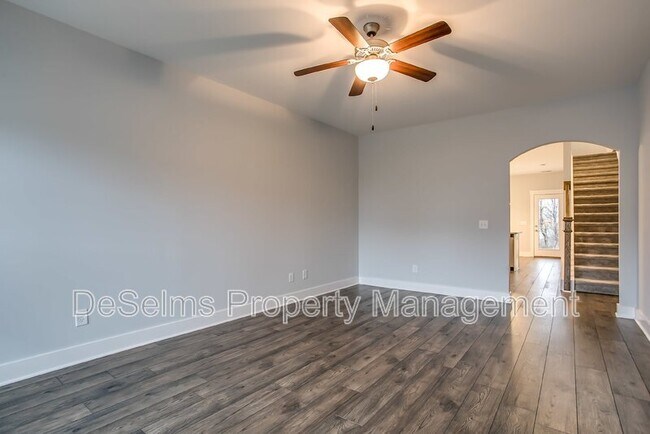 Building Photo - 5054 Gracious Dr