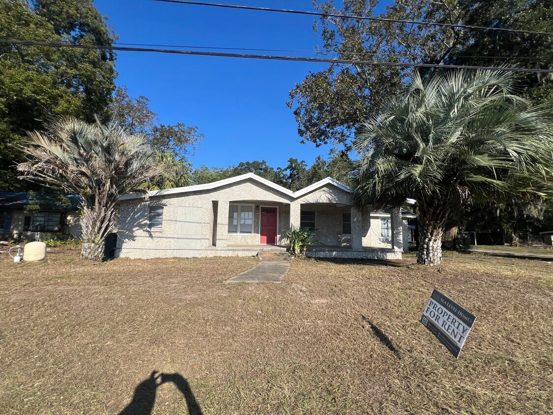 Primary Photo - 4176 Whitlock St
