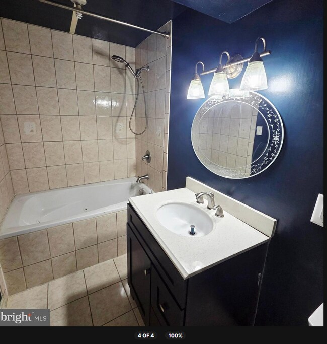 Foto del edificio - 11328 Cherry Hill Rd
