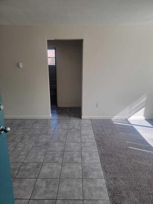 Foto del edificio - 173 Loudon Rd