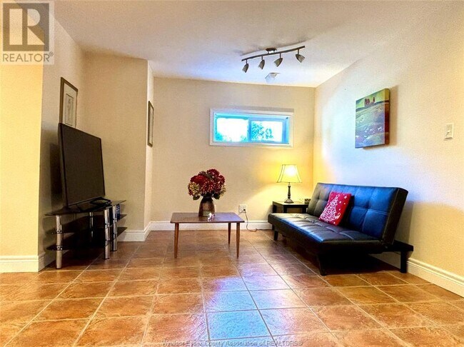 Photo du bâtiment - 1512 Heatherglen Dr