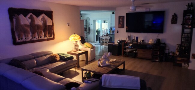 Foto del edificio - 4540 SW 26th Terrace