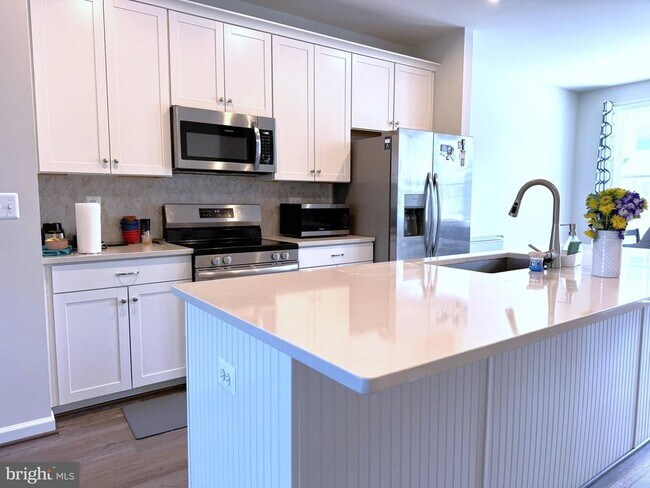 Foto del edificio - 4115 Bolton Ct