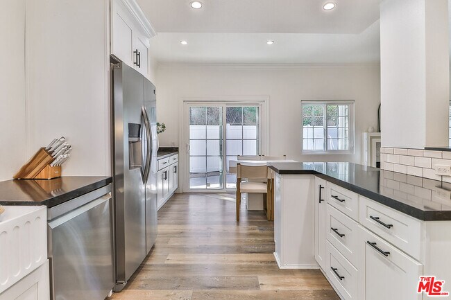 Foto del edificio - 4204 Flintlock Ln