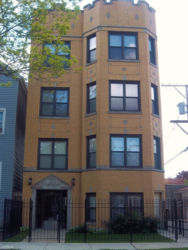 Building Photo - 2917 W Dickens Ave