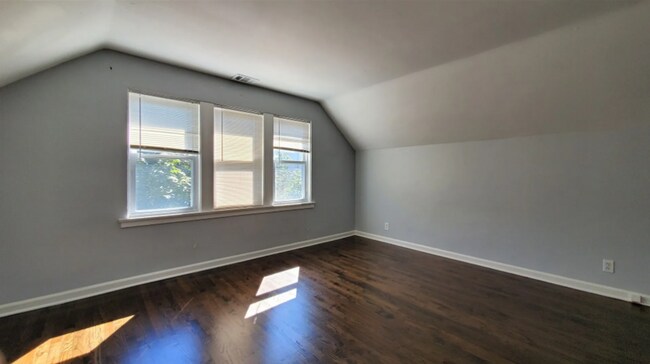 Foto del edificio - 3414 N Seeley Ave