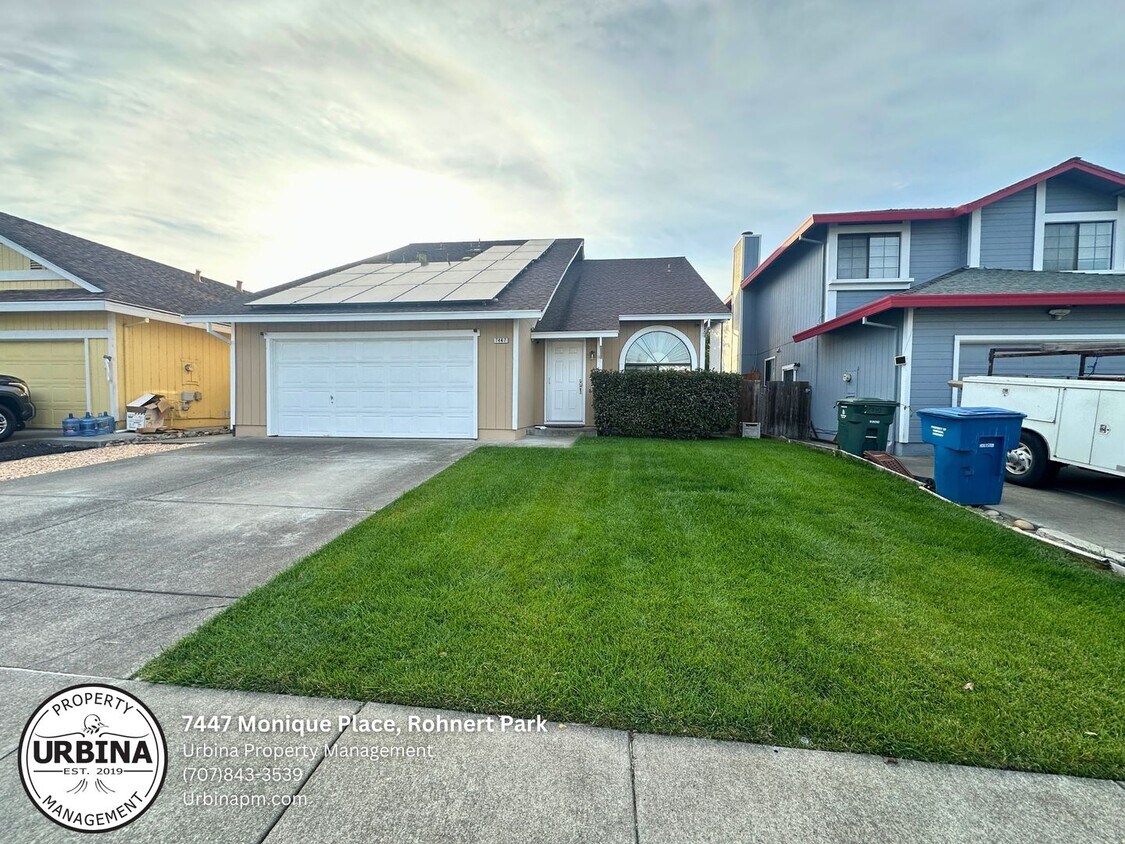 Primary Photo - Beautiful 3-Bedroom Home with a Sparkling ...