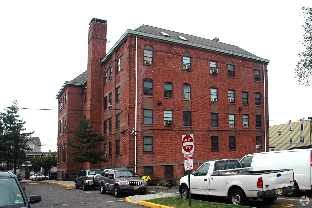 Foto del edificio - Resurrection House
