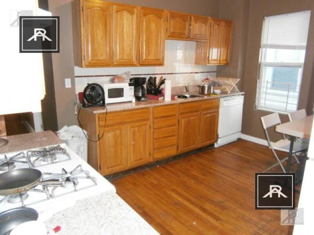 Foto principal - 4 bedroom in Allston MA 02134
