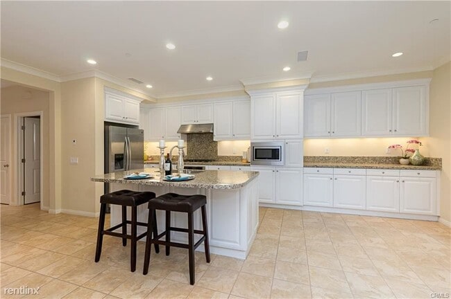 Building Photo - 3 br, 2.5 bath House - 88 Brindisi