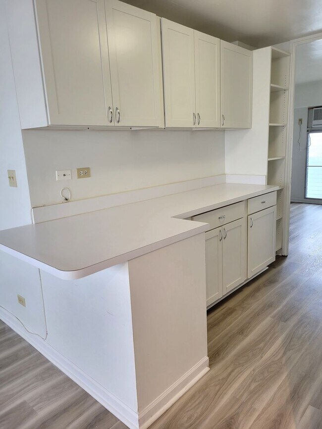 Foto del edificio - Condo on Ward Avenue