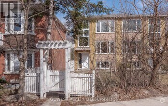 Building Photo - 207-207 Oakmount Rd