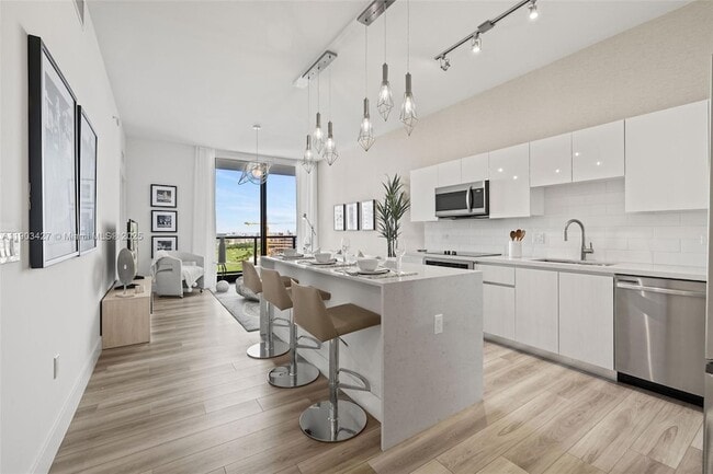 Foto del edificio - 101 Diplomat Pkwy