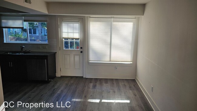 Building Photo - 2 br, 1 bath House - 310 State St apt B