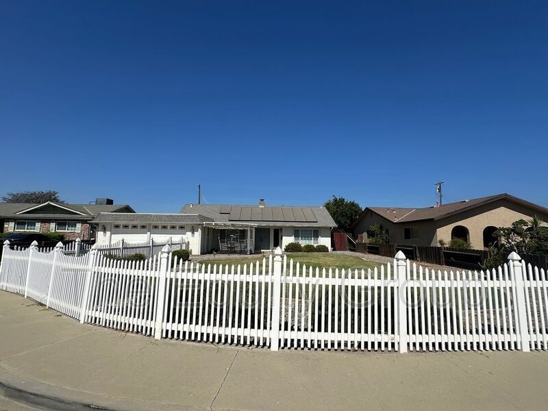 Primary Photo - 473 W Deodar Ln