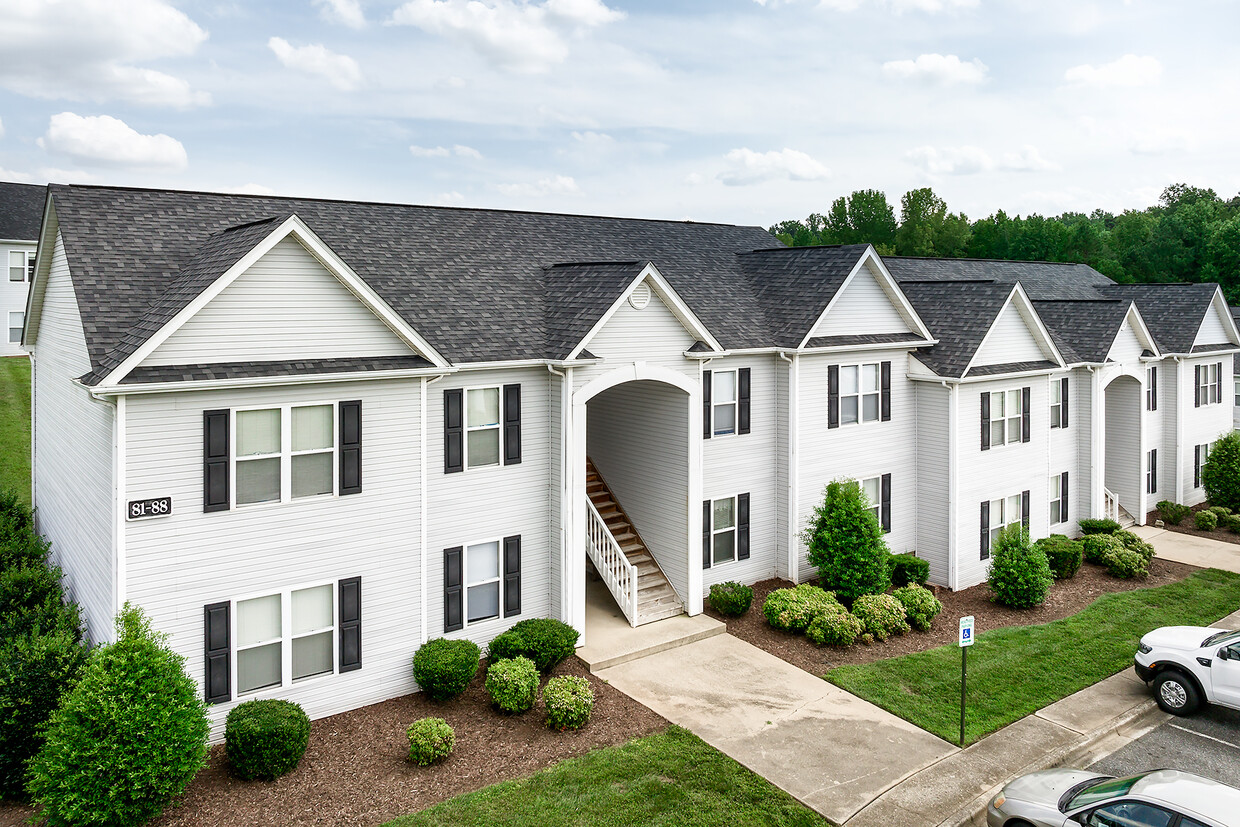 Foto principal - Cloisters of Mount Holly Apartment Homes