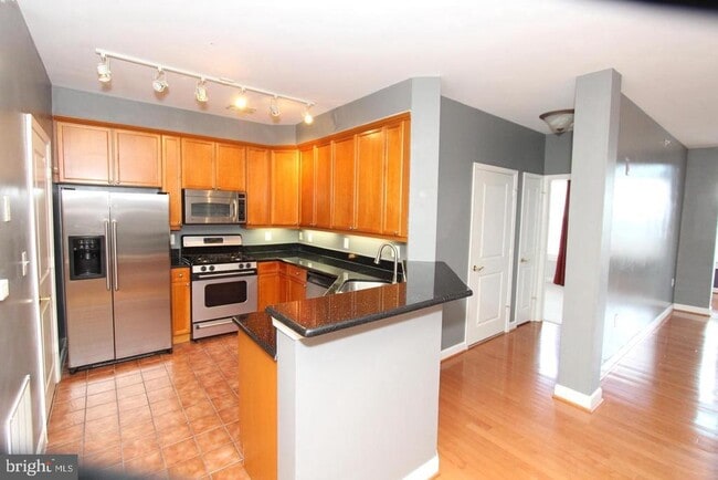Building Photo - 500 Belmont Bay Dr