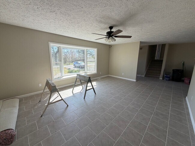 Foto del edificio - AVAILABLE APRIL 3RD