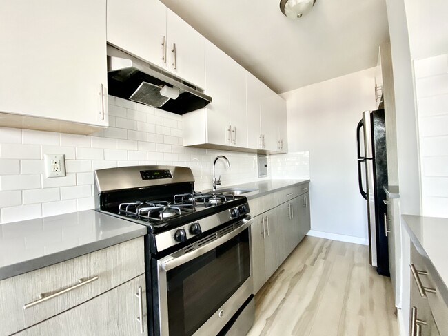 Foto del edificio - 111 Wadsworth Ave