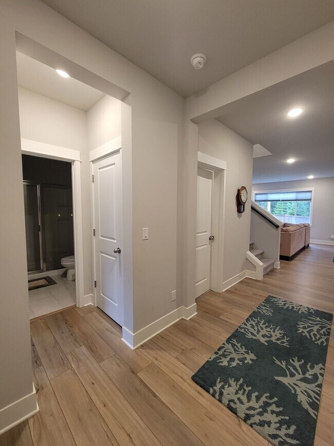 Building Photo - Pristine, Newer Built 4 Bed / 3 Bath Home ...