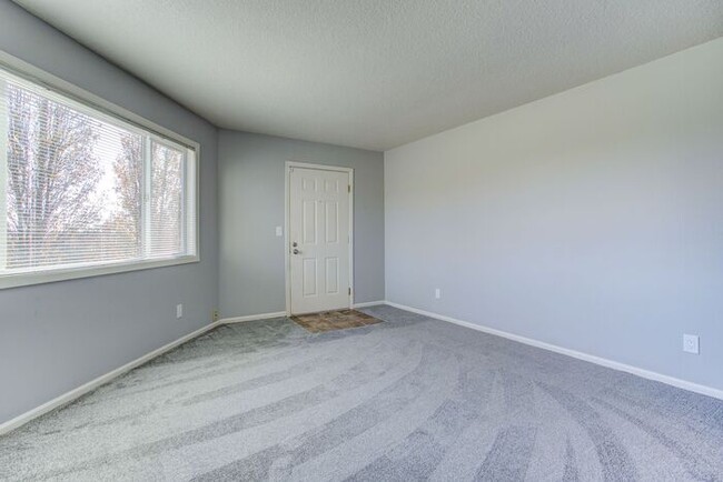 Foto del edificio - 2bed/1bath Available NOW! SPRING SPECIAL 1...