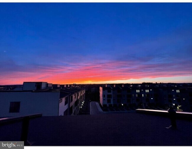 Foto del edificio - 22405 Claude Moore Dr