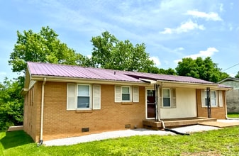 Building Photo - 3020 Vistavalley Ct