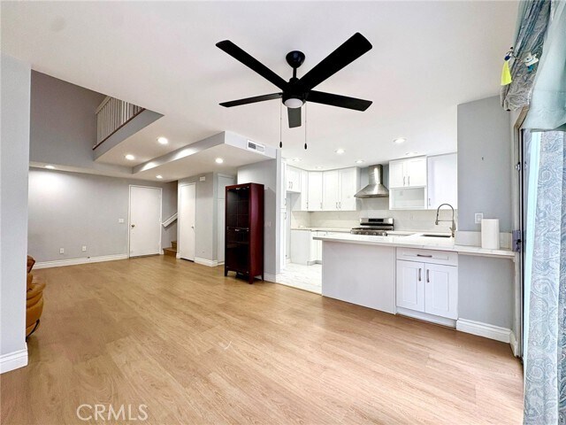 Foto del edificio - 2747 Fairlane Pl