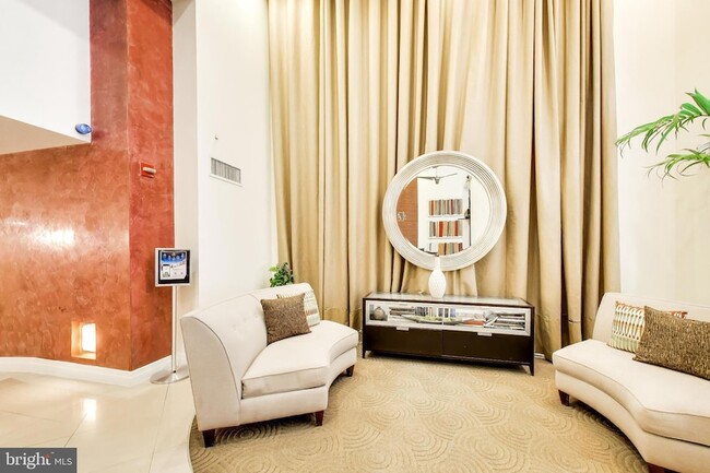 Foto del edificio - 915 E Street NW Unit 414