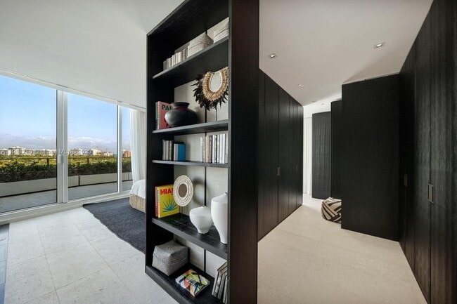 Foto del edificio - 4701 Meridian Ave