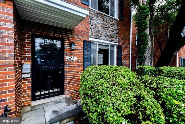 Foto del edificio - 5713 3rd St NE