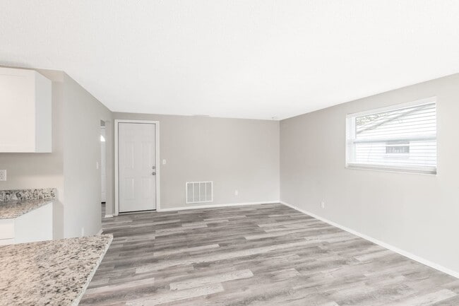 Building Photo - 9120 Crabtree Ln
