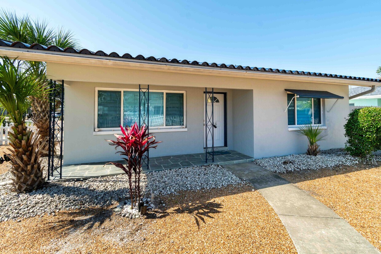 Photo - 446 46th Ave (St. Pete Beach, FL)