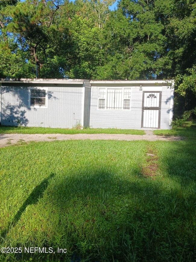 Building Photo - 5718 Hollyhock Rd