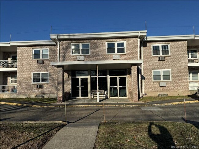 Building Photo - 40 Chapel St