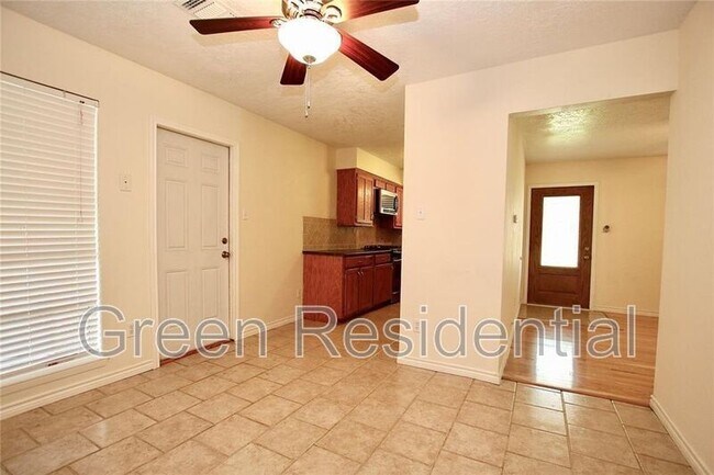 Building Photo - 711 Overbluff St