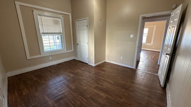 Building Photo - 3 bedroom home in Monroe!