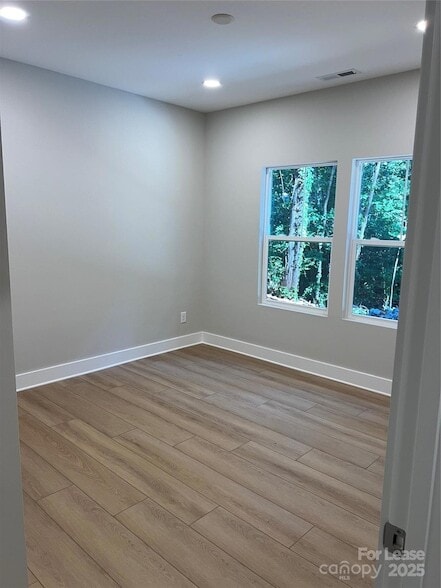 Foto del edificio - 2498 Tatum Rd