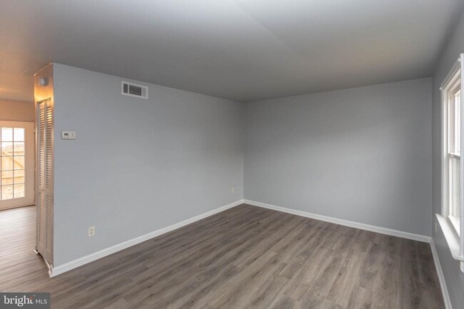 Building Photo - 128 Hughey Ct
